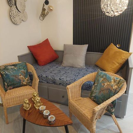 Paris-Julesverne-Bienvenue-Terrasse-Netflix Pantin Bagian luar foto